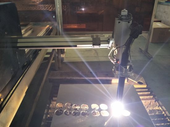 Stroj za rezanje metala učinkovito područje 1500 * 2500mm plazma cnc rezanje stroj s plazma baklja i visina lukova