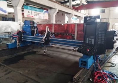 Metalni rezač 1500 * 3000 mm CNC stroja za rezanje platine u Kini